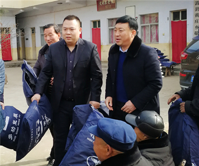 民建“組團(tuán)”慰問，企業(yè)送溫暖到家
